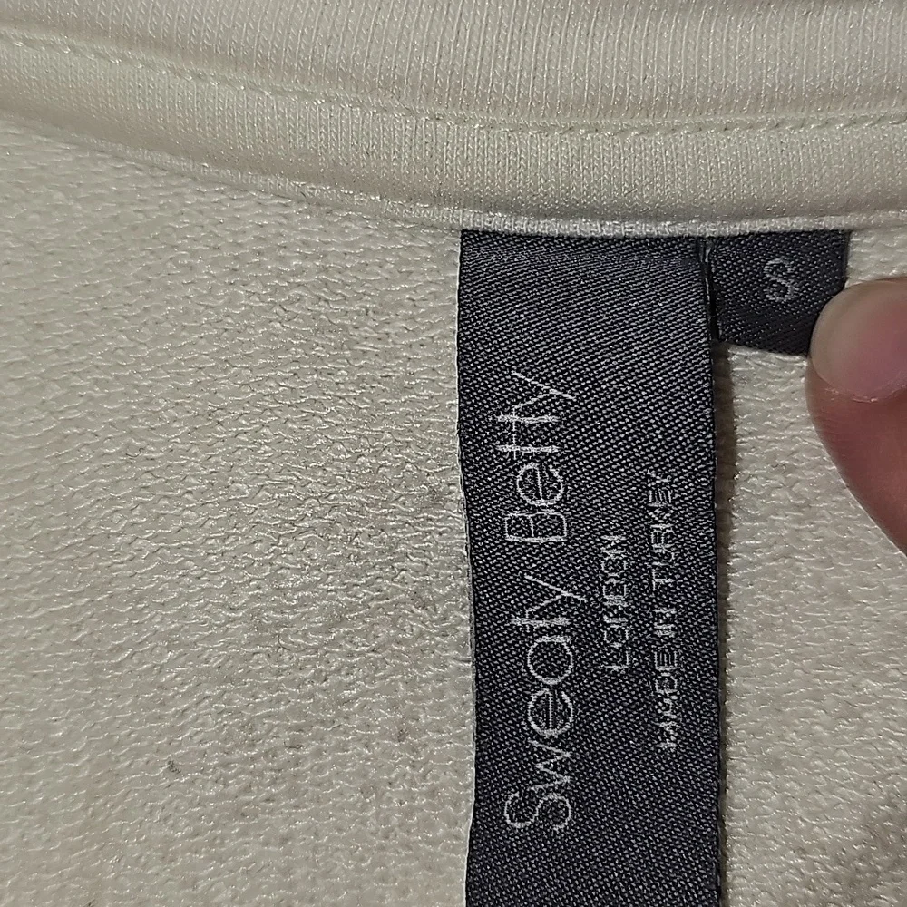 Sweaty Betty London Low Tides Sweatshirt - Picture 6 of 8
